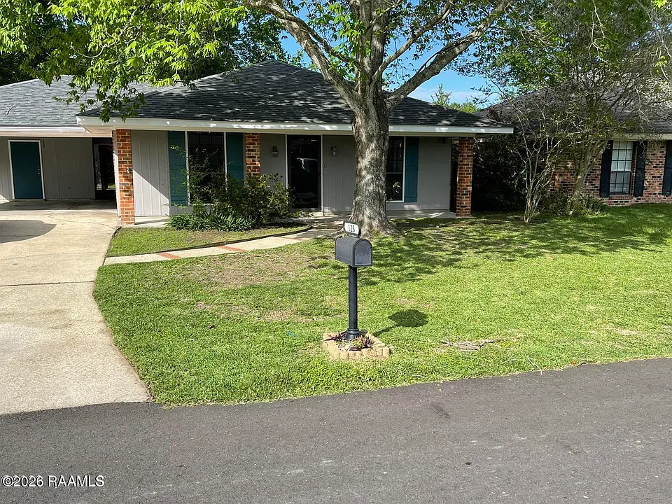 128 Longfellow Dr