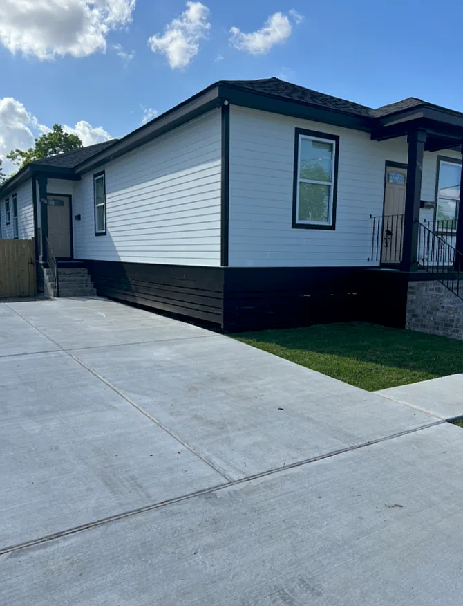 2 bed, 744 sqft, $1,450 — Photo 1