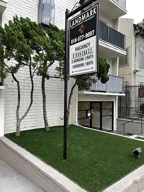 544 S Saint Andrews Pl — Photo 1
