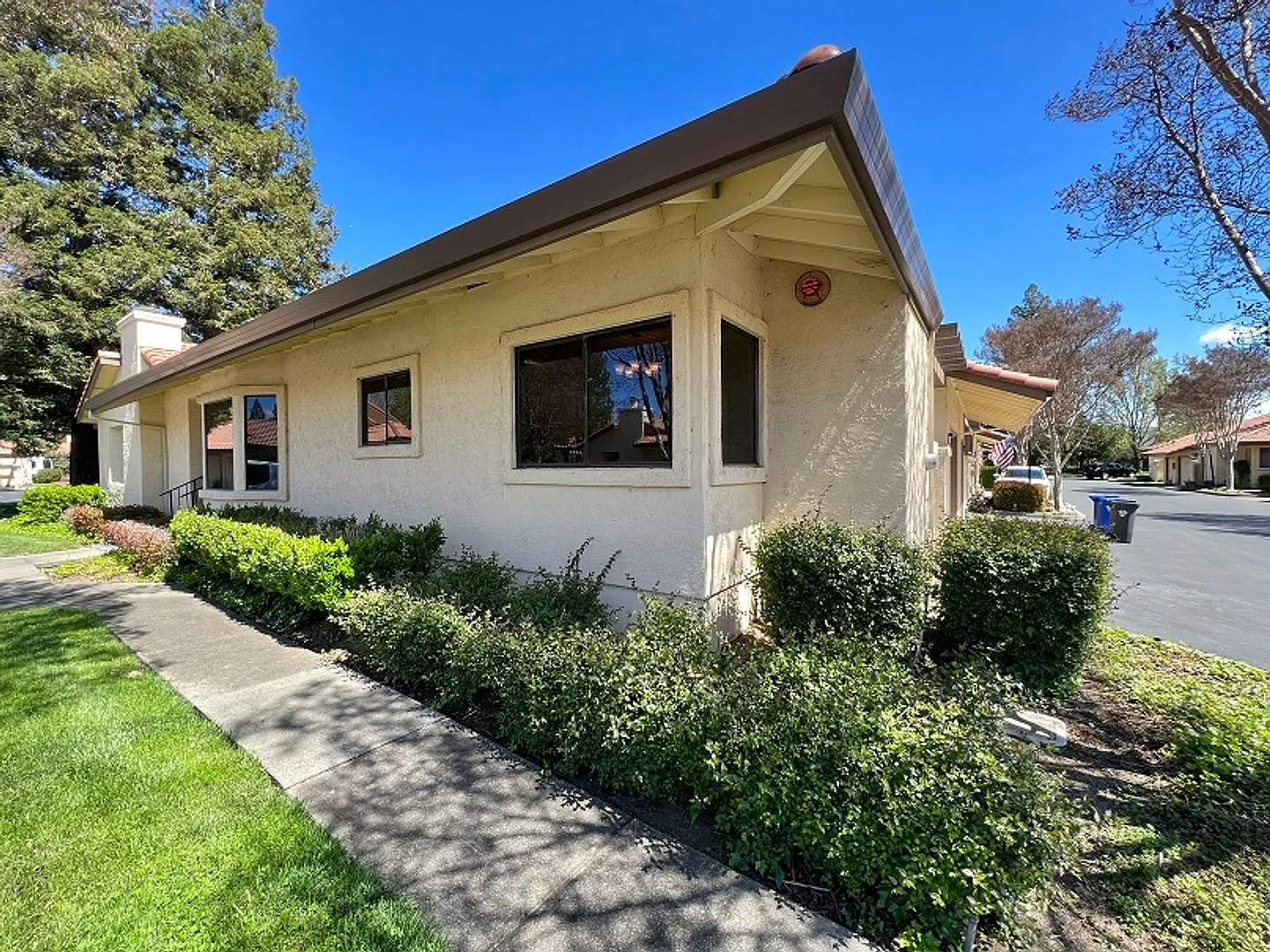 64 Fountain Grove Cir photo 1