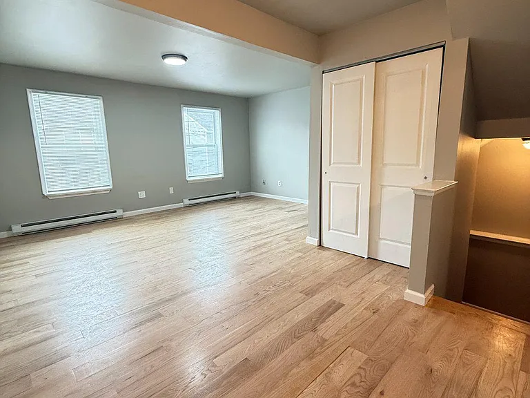845 Poplar St — Photo 4