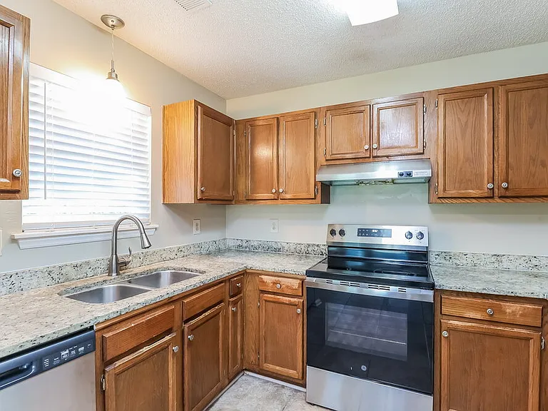 11609 Brockley Ct — Photo 7