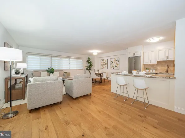1900 John F Kennedy Blvd APT 402, Philadelphia, PA 19103