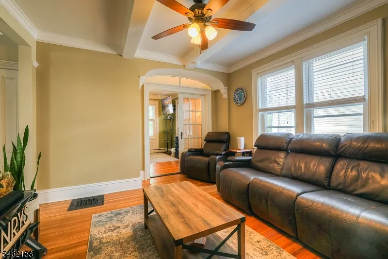 2 bed, 1.0 bath, $2,400 — Photo 4