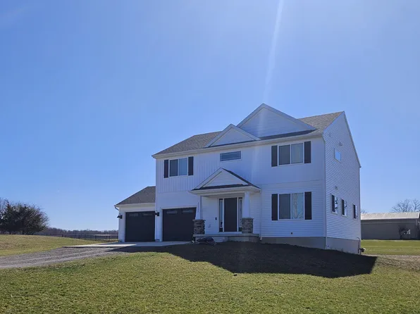 11511 Hawks Landing Rd, Lowell, MI 49331