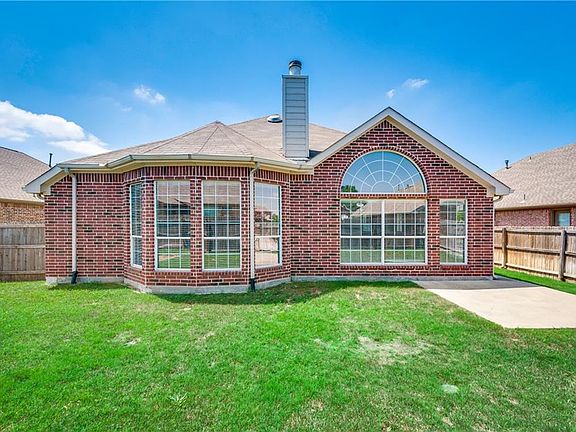 3rd image of 2417 Deerwood Dr