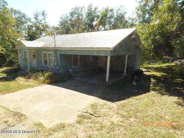 3 bed, 2.0 bath, 1440 sqft, $1,000 — Photo 2