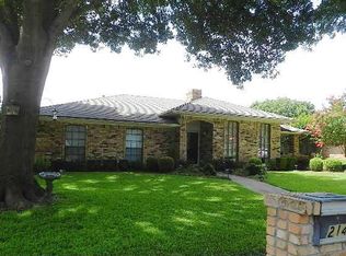 214 Hummingbird Ln, Duncanville, TX 75137