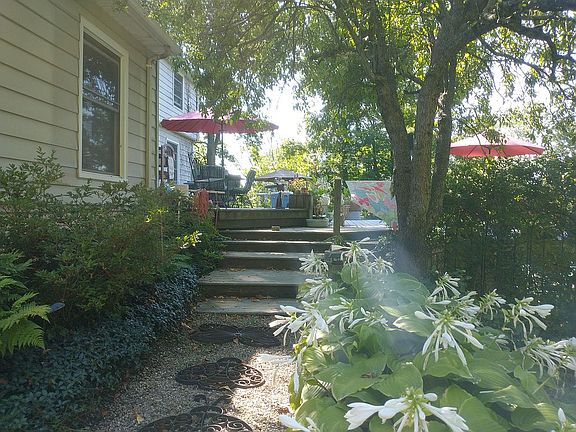 back stairs to rear deck