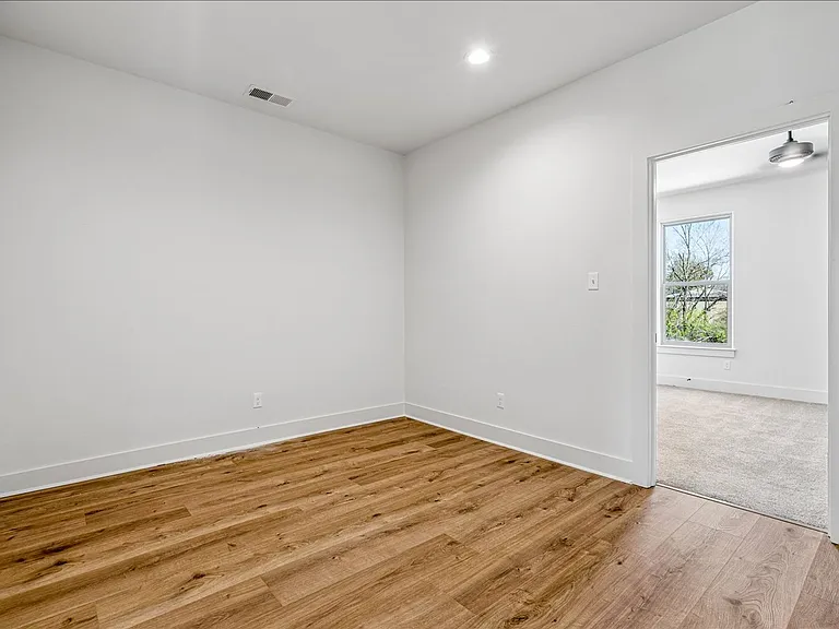 5496 End Village Dr E — Photo 15