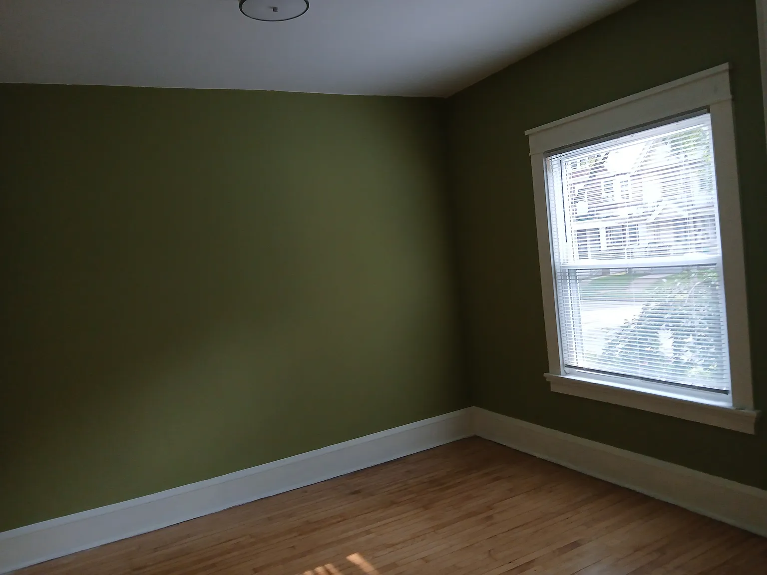 2 bed, 2000 sqft, $1,300 — Photo 4