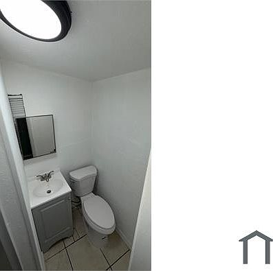 4th image of 3309 E 33rd Ave #1