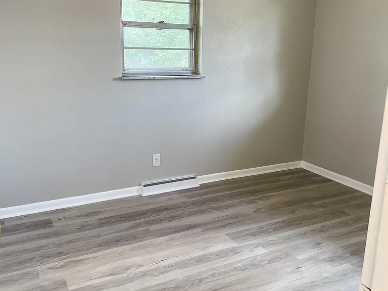1758 Houston St — Photo 7