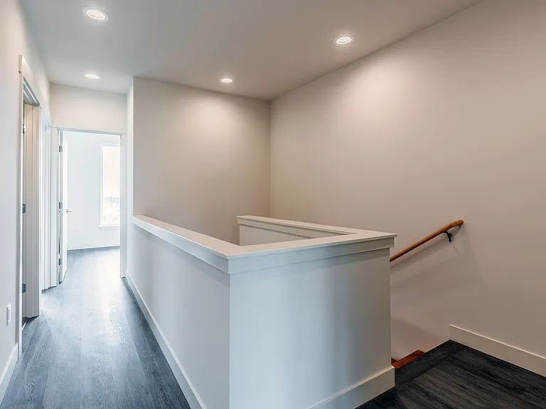 Skyridge Townhouses — Photo 58