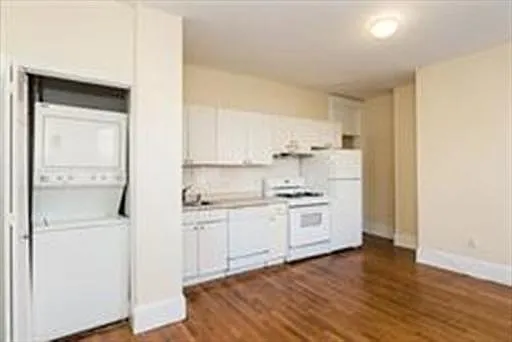 4 bed, 1195 sqft, $3,950 — Photo 2