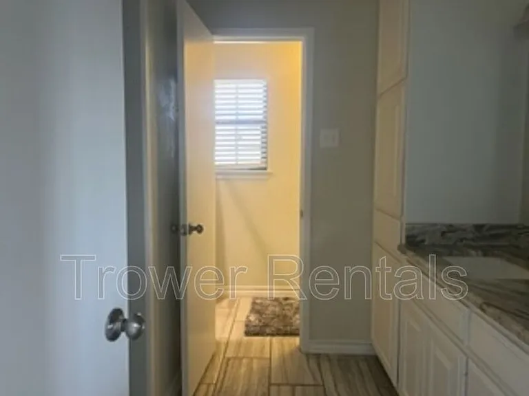 4011 E Everglade Ave — Photo 19