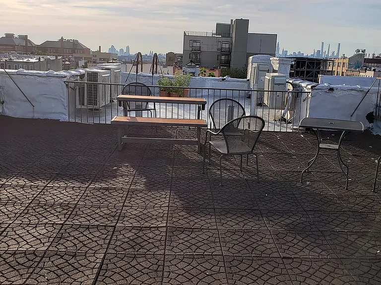 325 Stanhope St #3B — Photo 6
