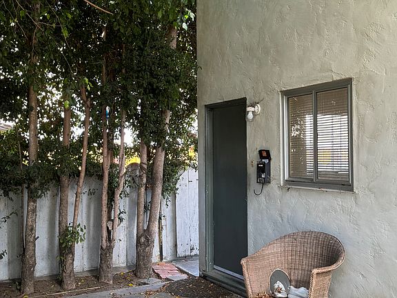 2nd image of 4731 Haines St