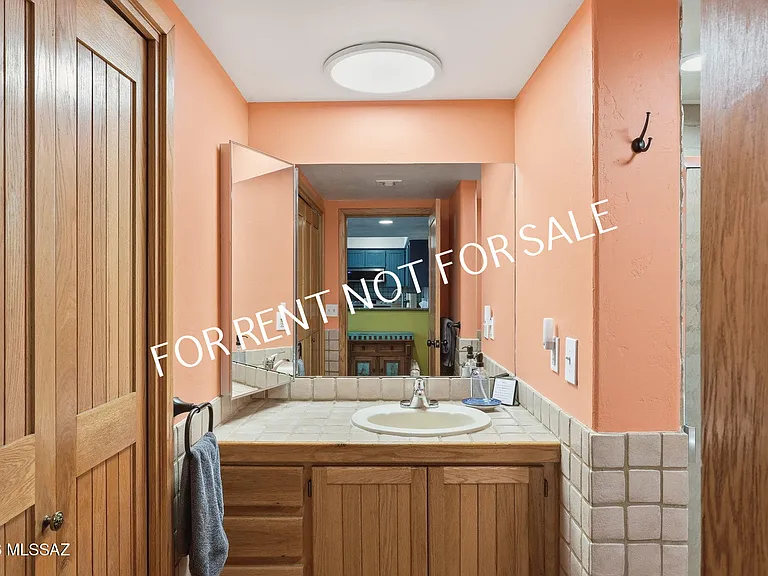 2824 E Sierra Vista Rd — Photo 30