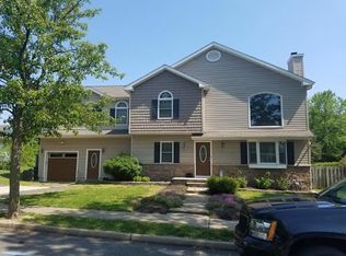 68 Bay Ave, Atlantic Highlands, NJ 07716