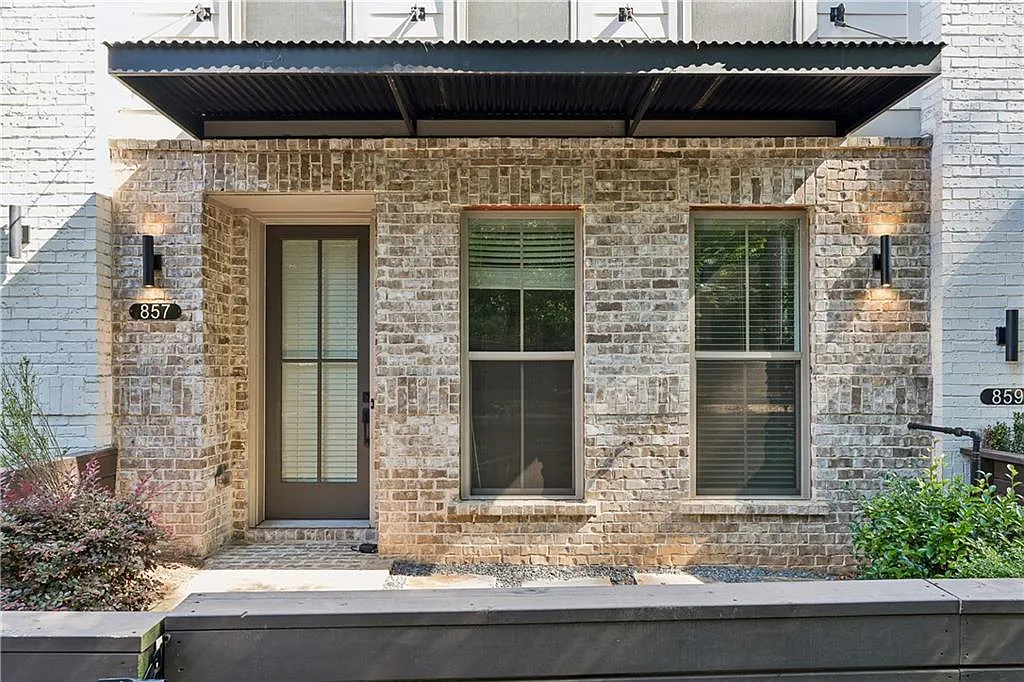 3 bed, 3.5 bath, 2142 sqft, $3,400 — Photo 1