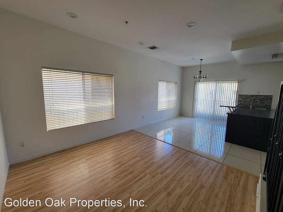1st image of 1752 N Kingsley Dr APT 102