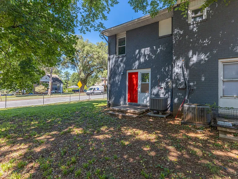 4711 Navarro Ave — Photo 29