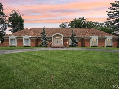 27 Meadowbrook Country Club Est, Ballwin, MO, 63011