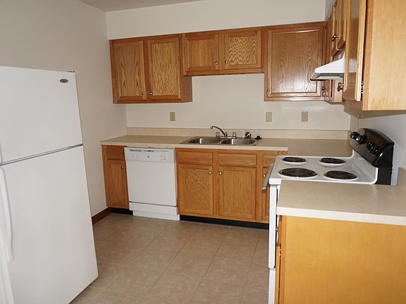 2nd image of 711 Irving St APT 3