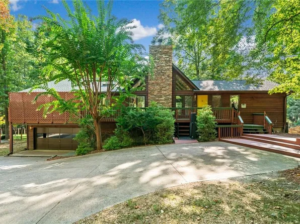 243 Lakewood Dr, Waleska, GA 30183