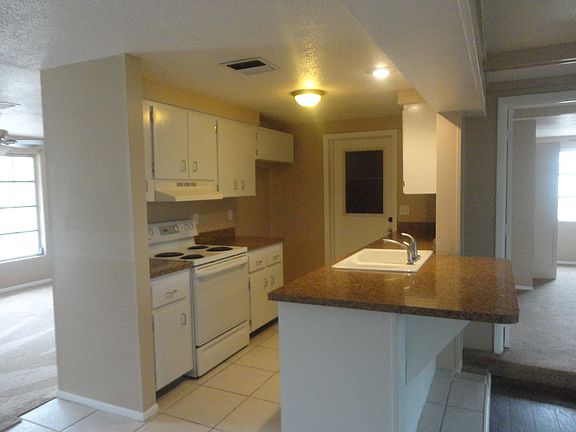 3rd image of 4310 Wesley Ln