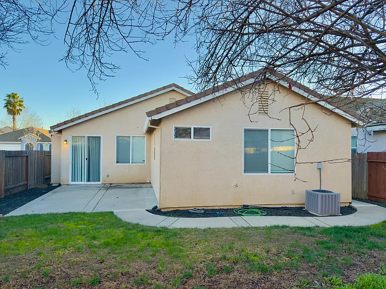 Spacious backyard perfect for kids, entertainment, and relaxation! A must-have feature, especially in the age of remote work_your outdoor haven awaits!