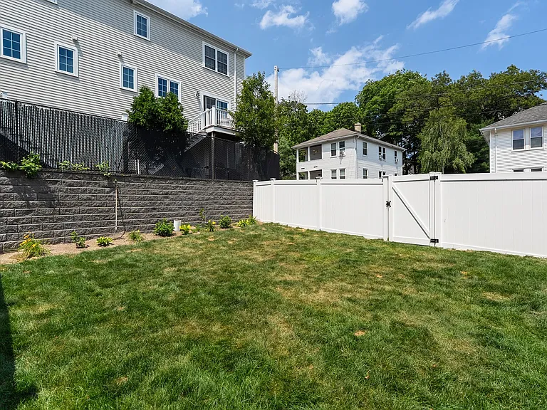 47 Garfield St #47 — Photo 17