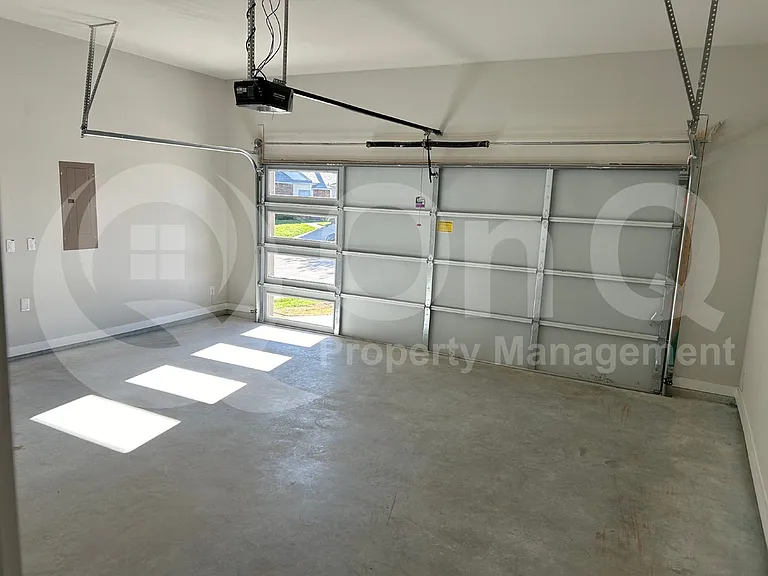 4207 Scarsdale Ln — Photo 18