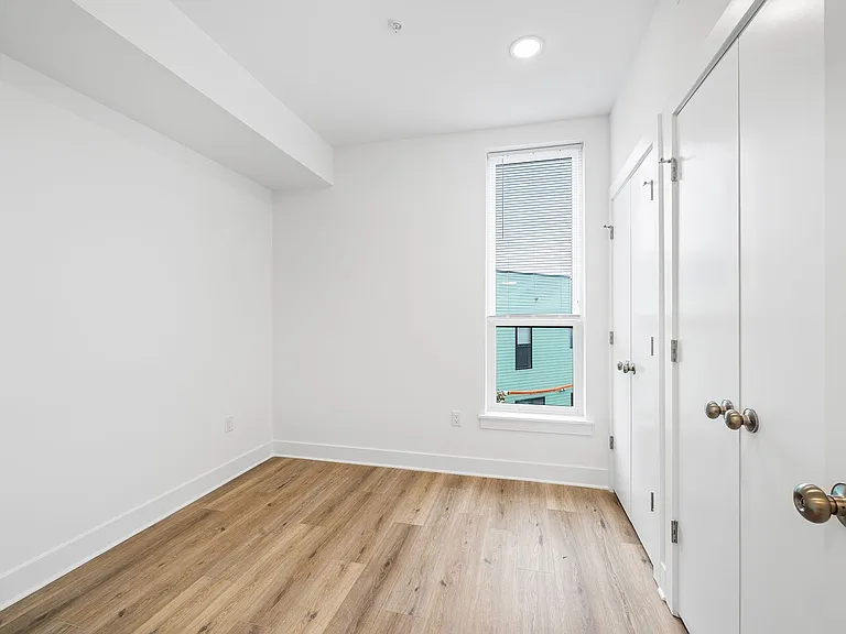 4324 Lancaster Ave — Photo 41