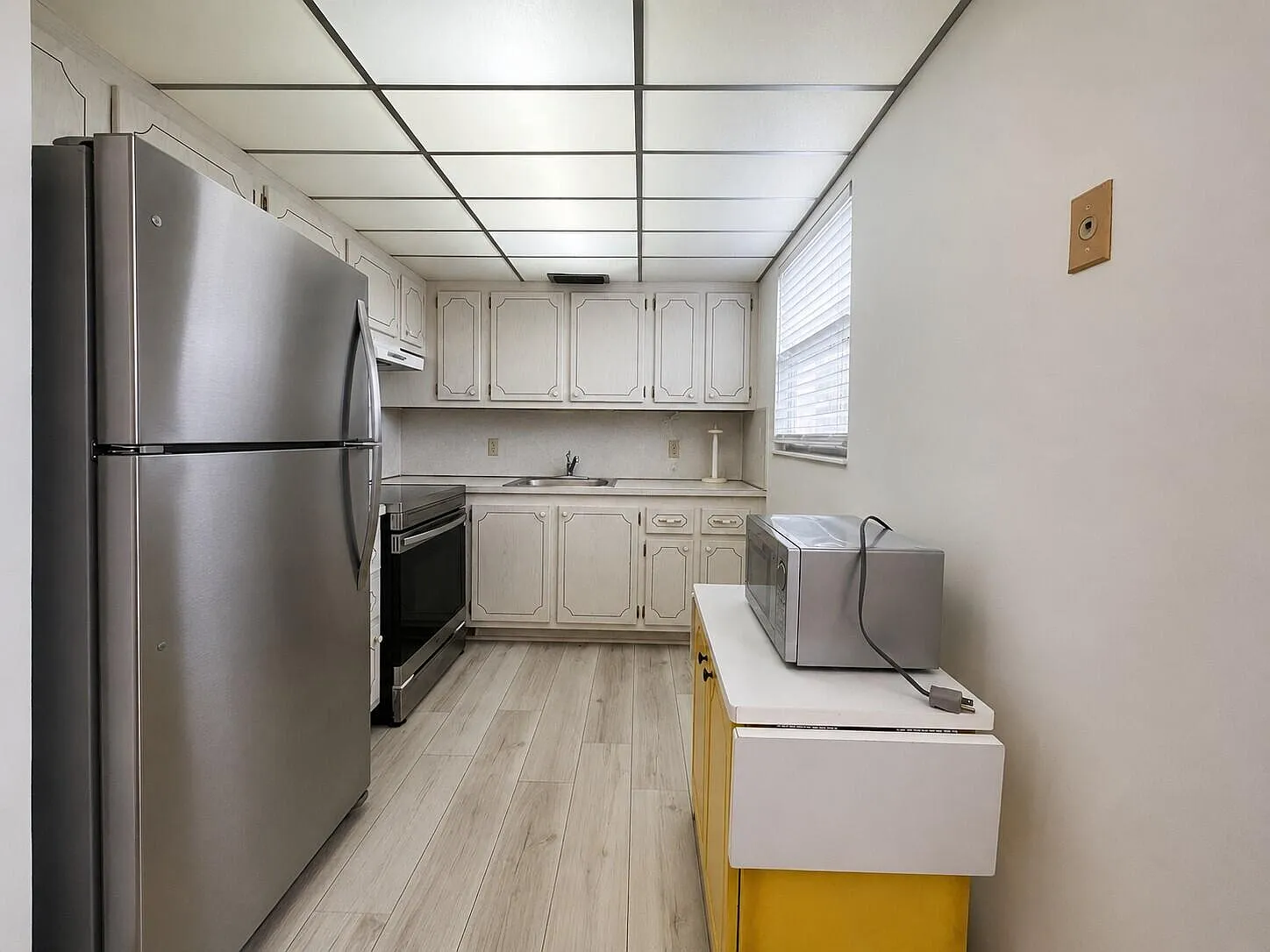2 bed, 1.5 bath, 828 sqft, $1,800 — Photo 4