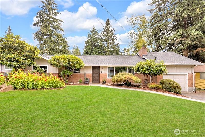 3rd image of 8602 Maple Lane