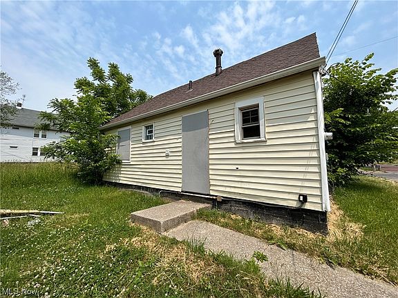 3rd image of 3634 E 118th St