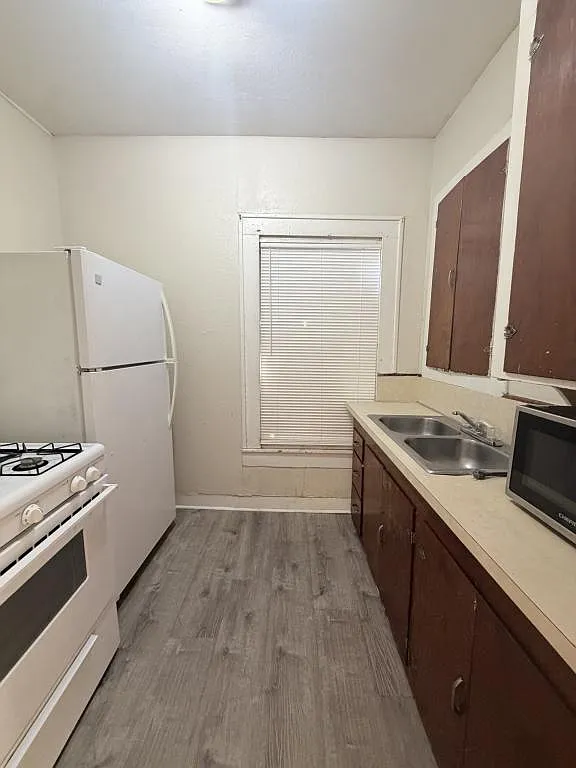 2409 Buchanan St — Photo 3