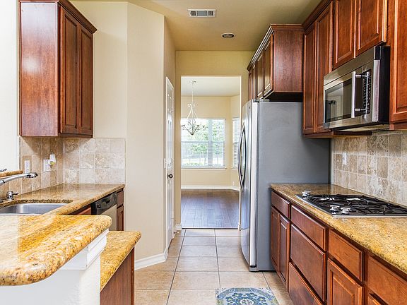 3rd image of 20921 Texas Meadows Dr