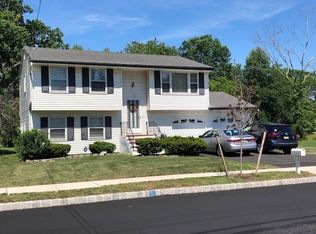1103 Brookside Rd, Piscataway, NJ 08854