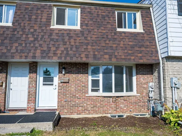 983 Oakview Ave, Kingston, ON K7M 6W9