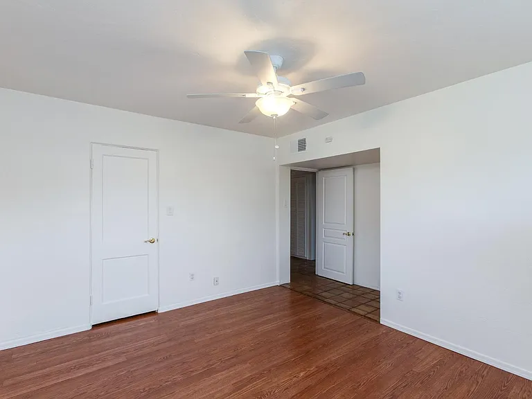 2917 E Mariposa St — Photo 12