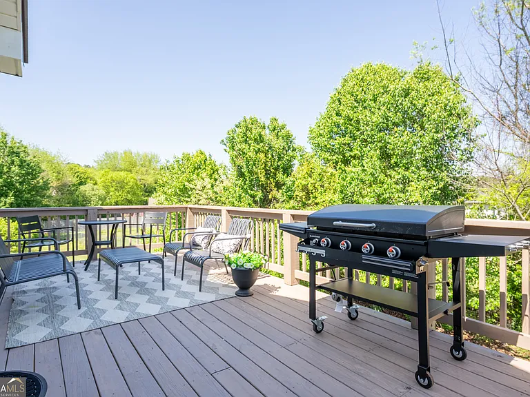 18 Huntcliff Dr — Photo 38