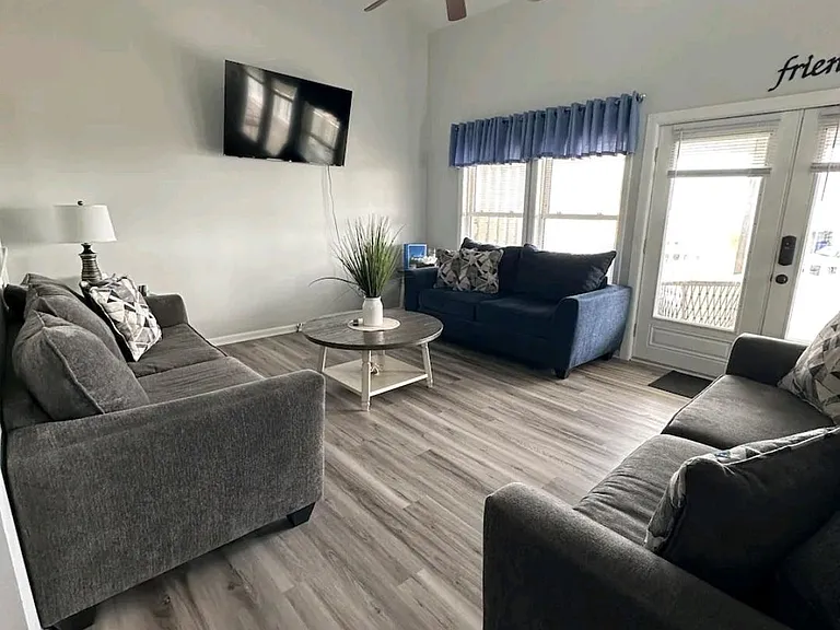 219 Seashore Dr #219 — Photo 13