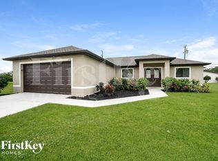 1134 Trafalgar Pkwy, Cape Coral, FL 33991