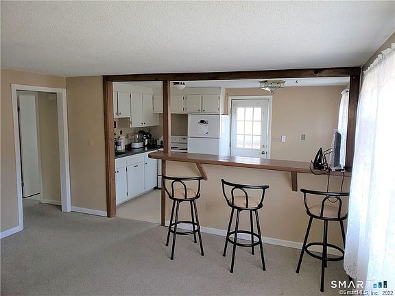 3rd image of 8 White Oak Rd #D