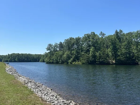 72 Water View Ln, Sewanee, TN 37375