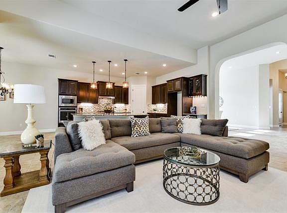 5th image of 121 Royal Oak Dr
