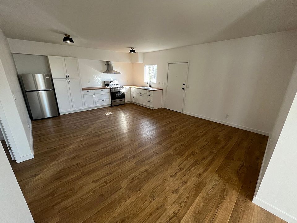 1st image of 1821 Sichel St #11